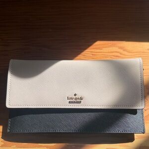 Kate Spade Cameron Street Harling Clutch Wallet Black Tan Bi fold